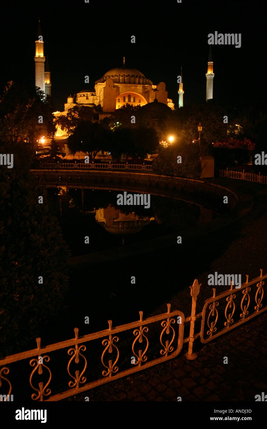 Hagia Sophia in Istanbul at night Stock Photo - Alamy