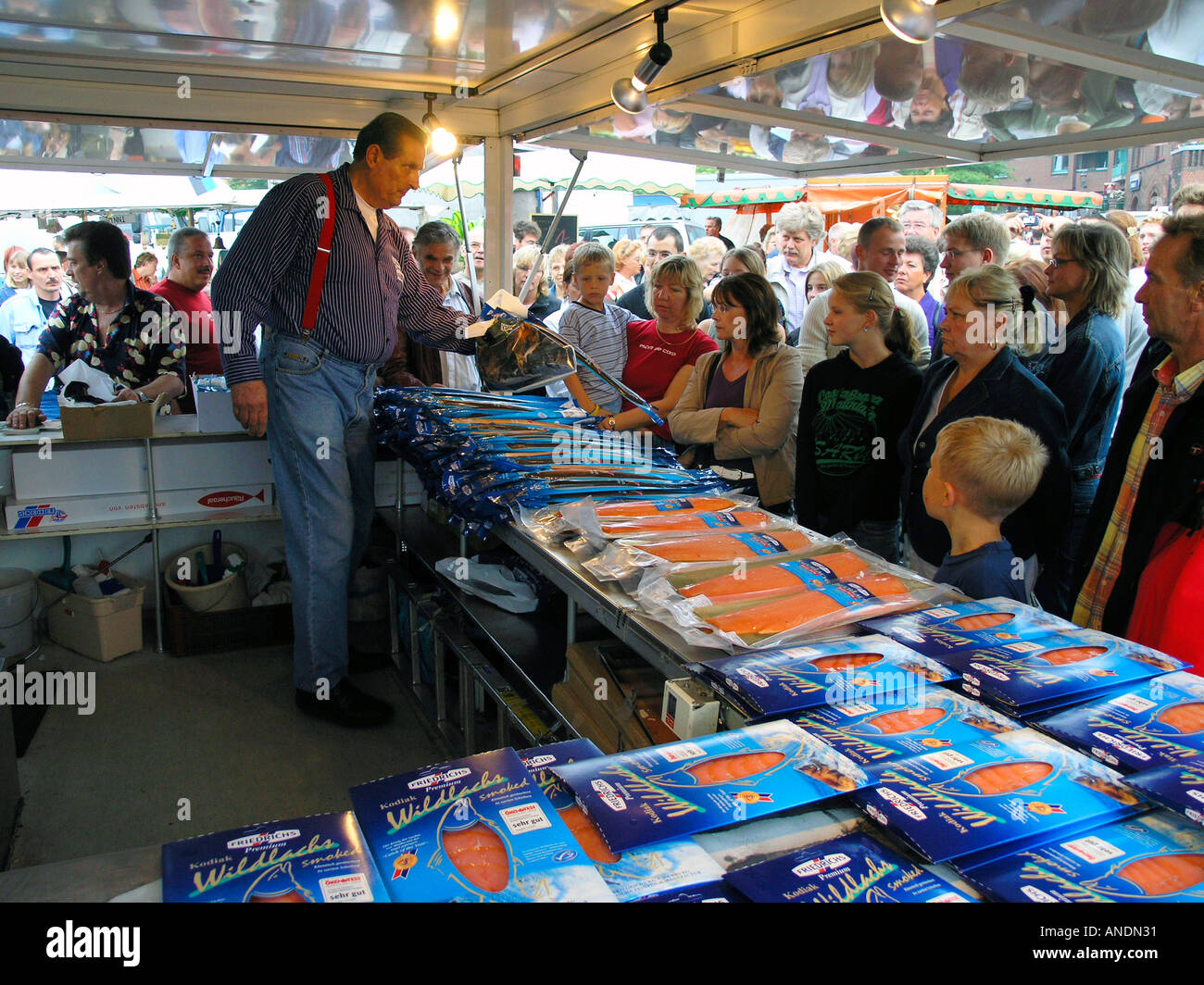 Fischmarkt sunday fish market Hamburg Germany german travel attraction