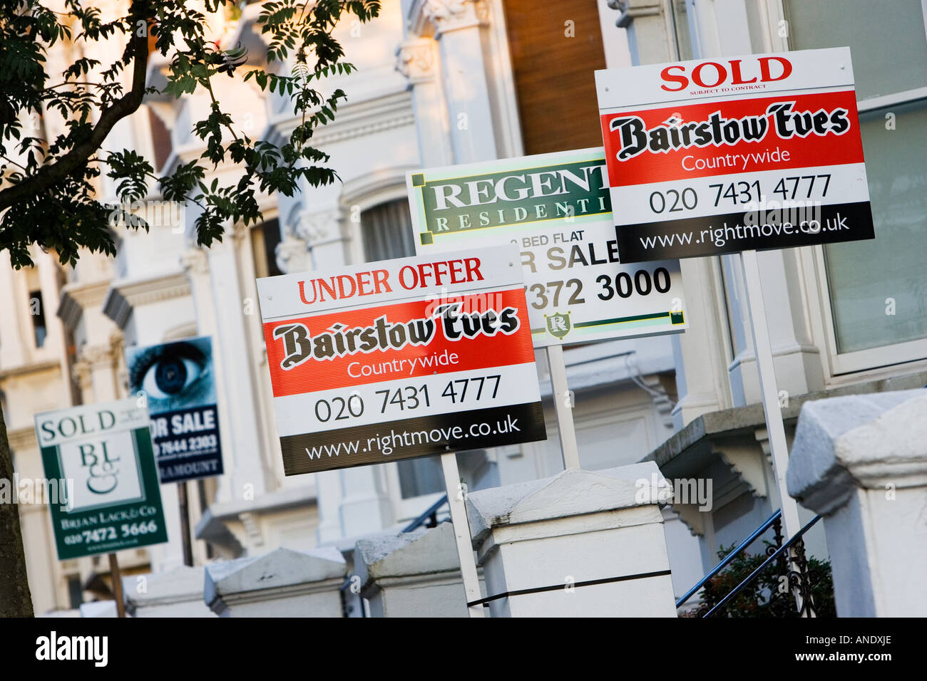 For Sale Signs Uk Street High Resolution Stock Photography and Images Alamy