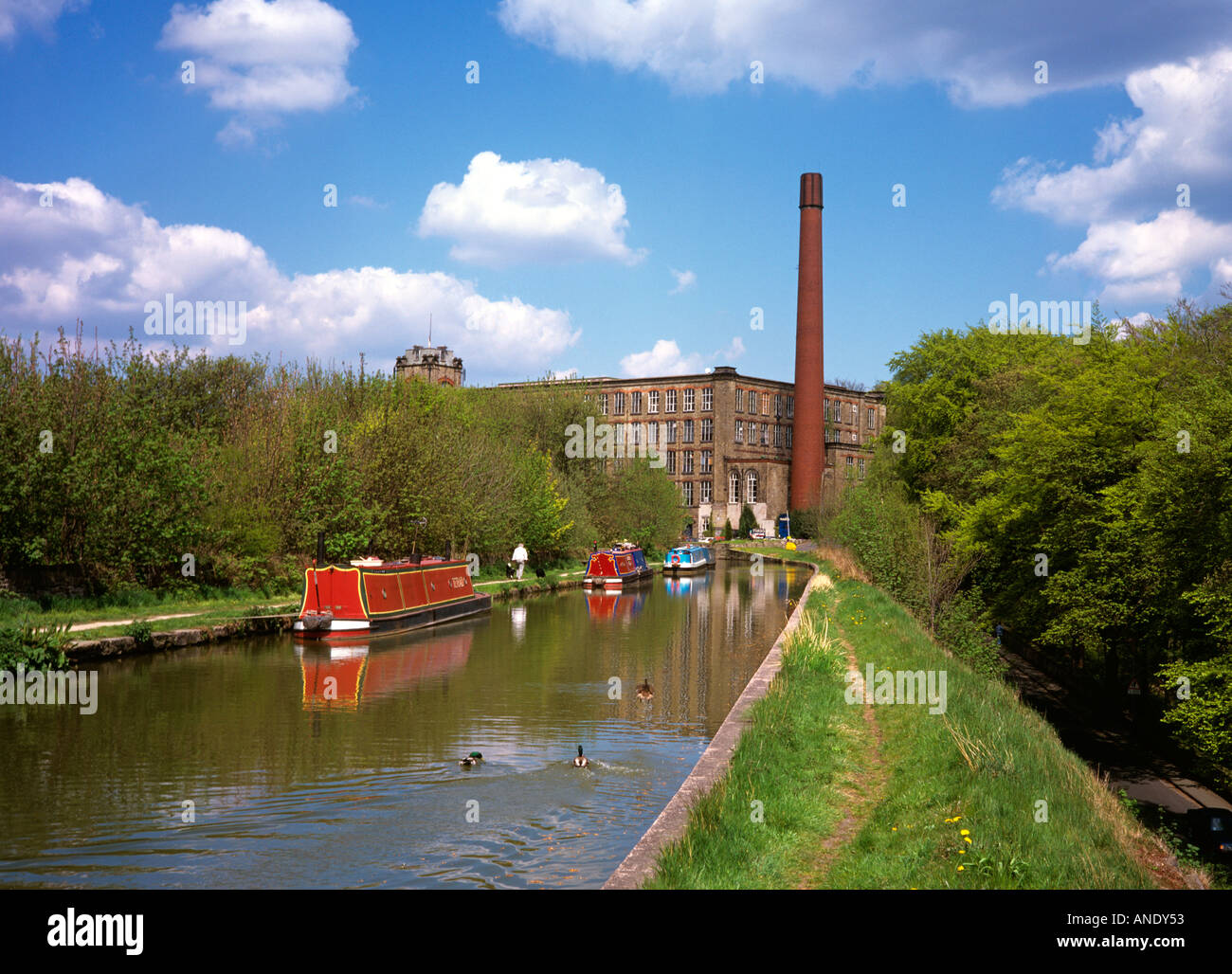 Cheshire Bollington narrowboats on Macclesfield Canal at Clarence Mill Stock Photo