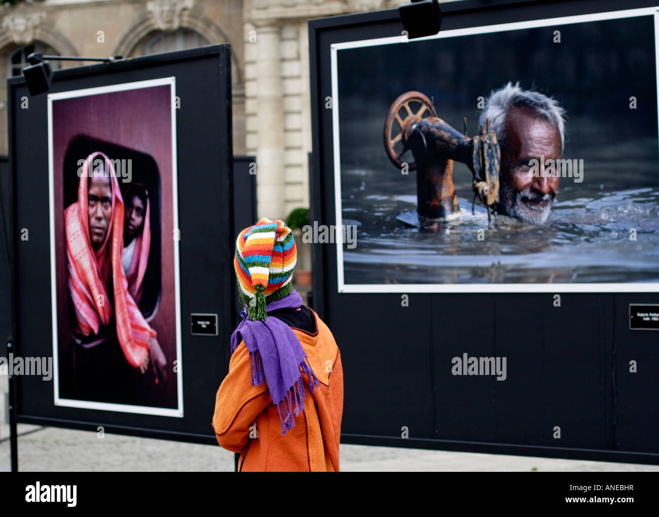 Spectator open hi-res stock photography and images - Alamy