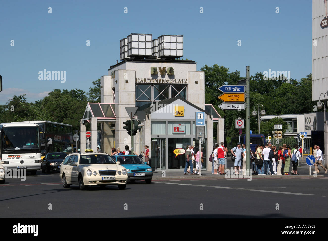Berlin hardenberg square hires stock photography and images Alamy