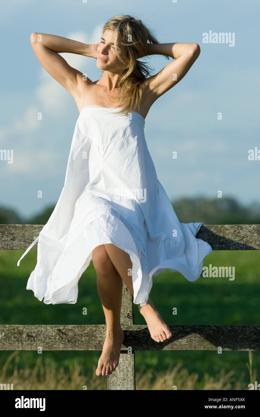Sit On Fence High Resolution Stock Photography and Images Alamy