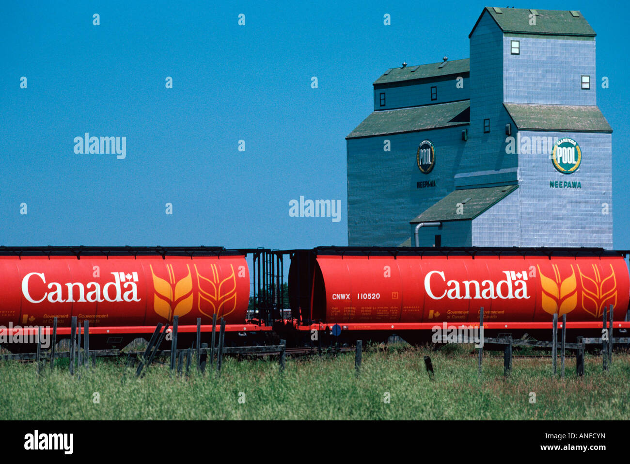 Grain elevator and trains in Neepawa, Manitoba, canada Stock Photo