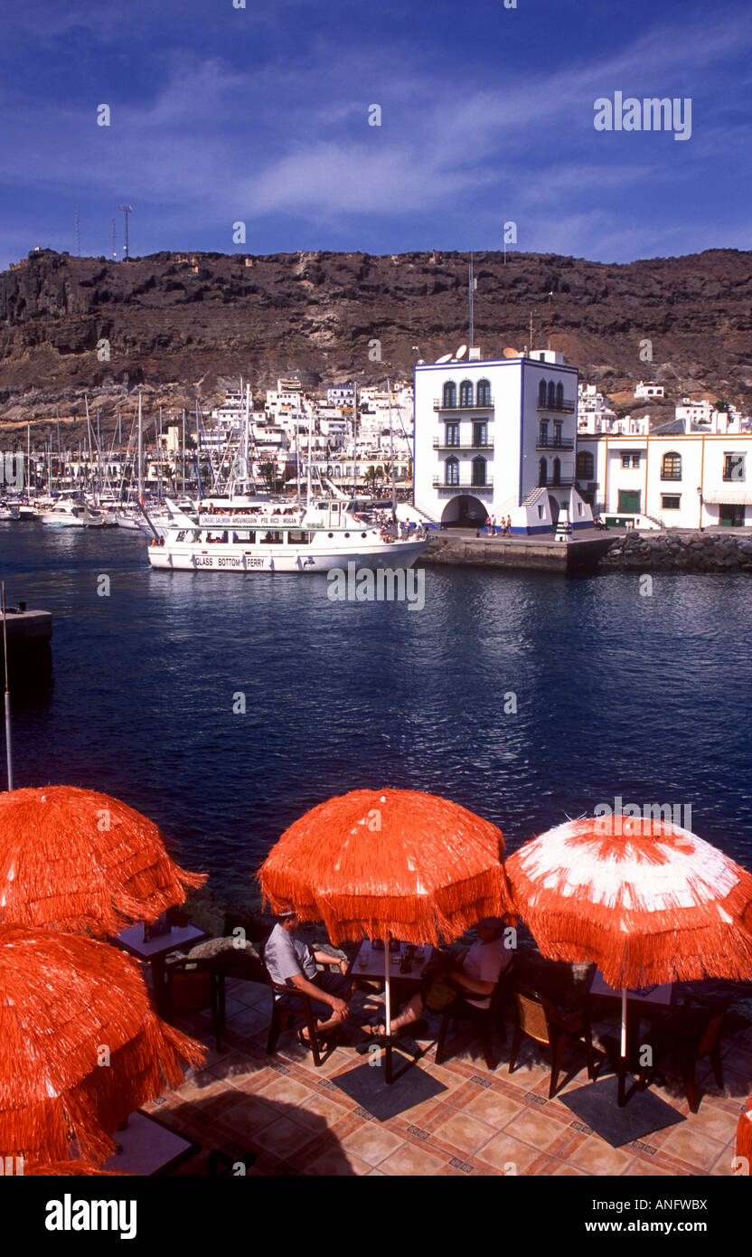 Gran Canaria - Colourful harbourside restaurant in Puerto Mogan Stock Photo