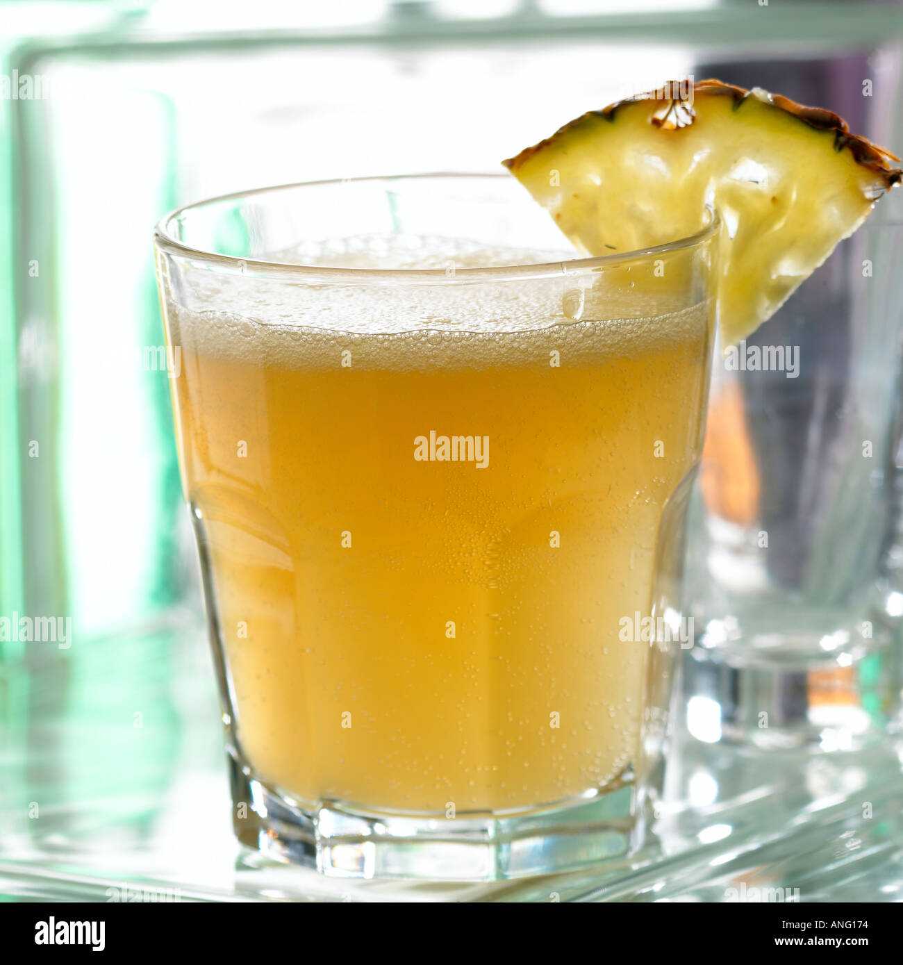 Cocktail Trixie Dixie Gin Southern Comfort Lime Ice Soda Water