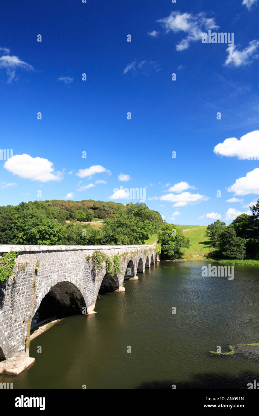 Eight Arch Bridge Bosherston Lily Ponds Stock Photo - Alamy
