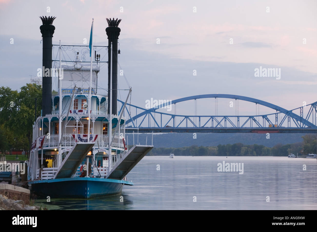 USA, WISCONSIN, Mississippi River Valley, La Crosse Paddlewheel