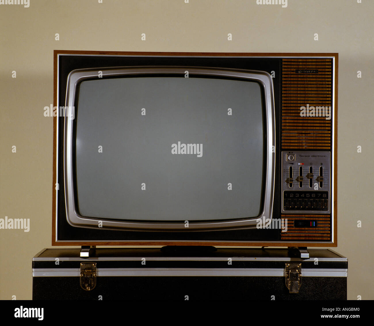 Sanyo television set hires stock photography and images Alamy