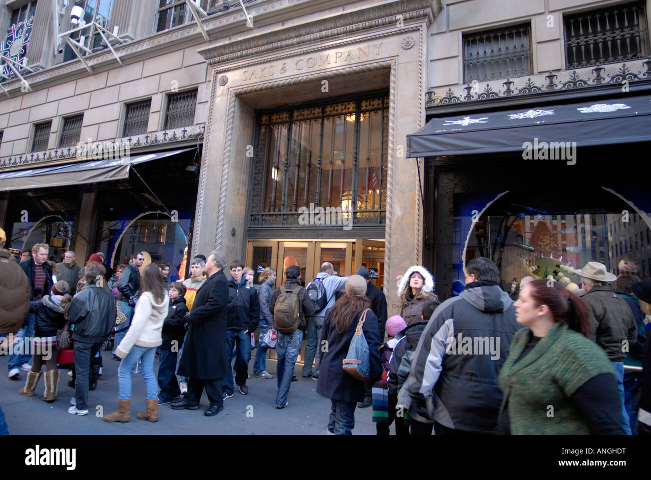 Hordes of shoppers outside of Saks Fifth Avenue in NYC Stock Photo