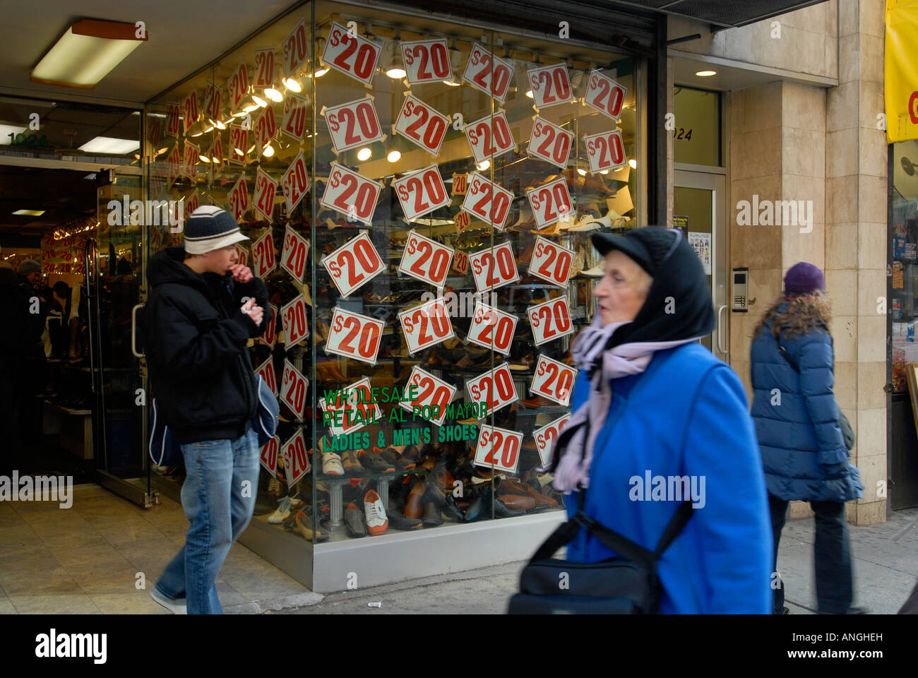 A shoe store on Sixth Avenue in NYC has a big sale Stock Photo