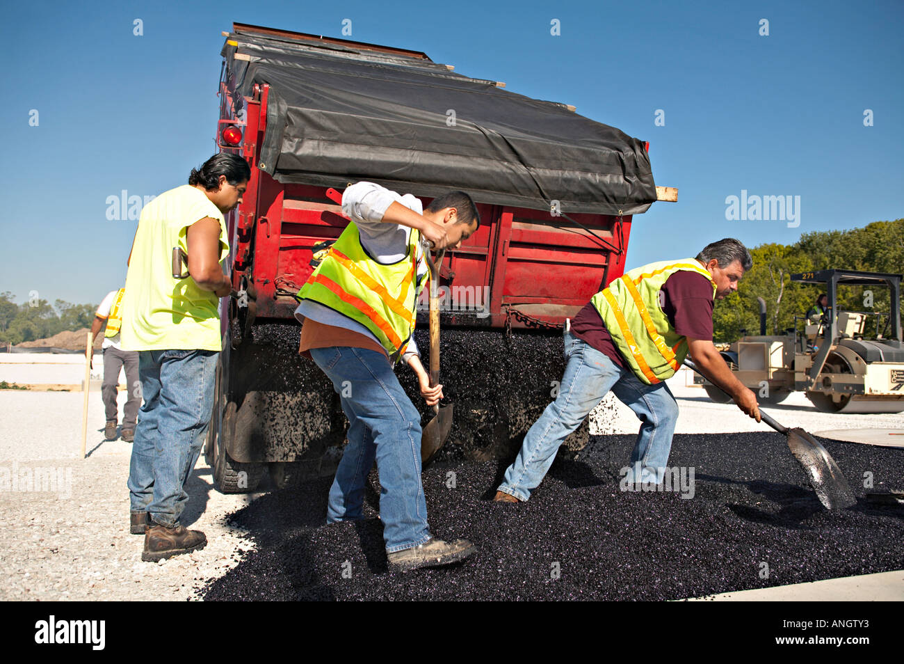 Permeable paving water hires stock photography and images Alamy