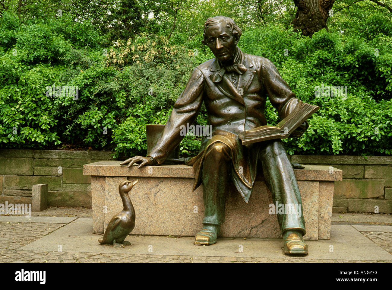 New York City Central Park Statue Hans Christian Andersen Reading Stories in the Spring Stock Photo