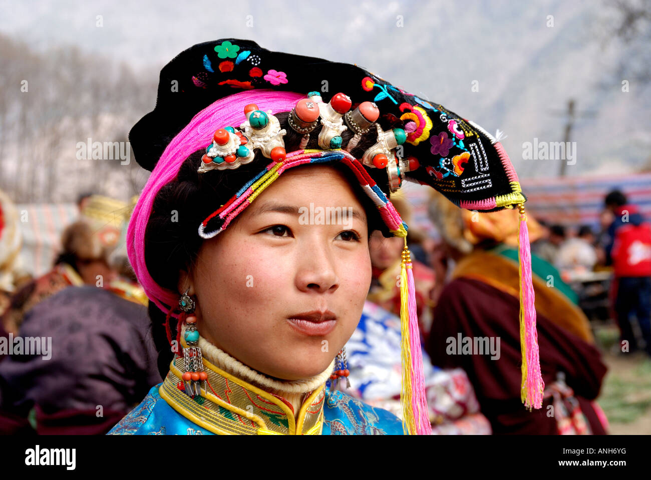 Top more than 120 tibetan wedding dress - highschoolcanada.edu.vn
