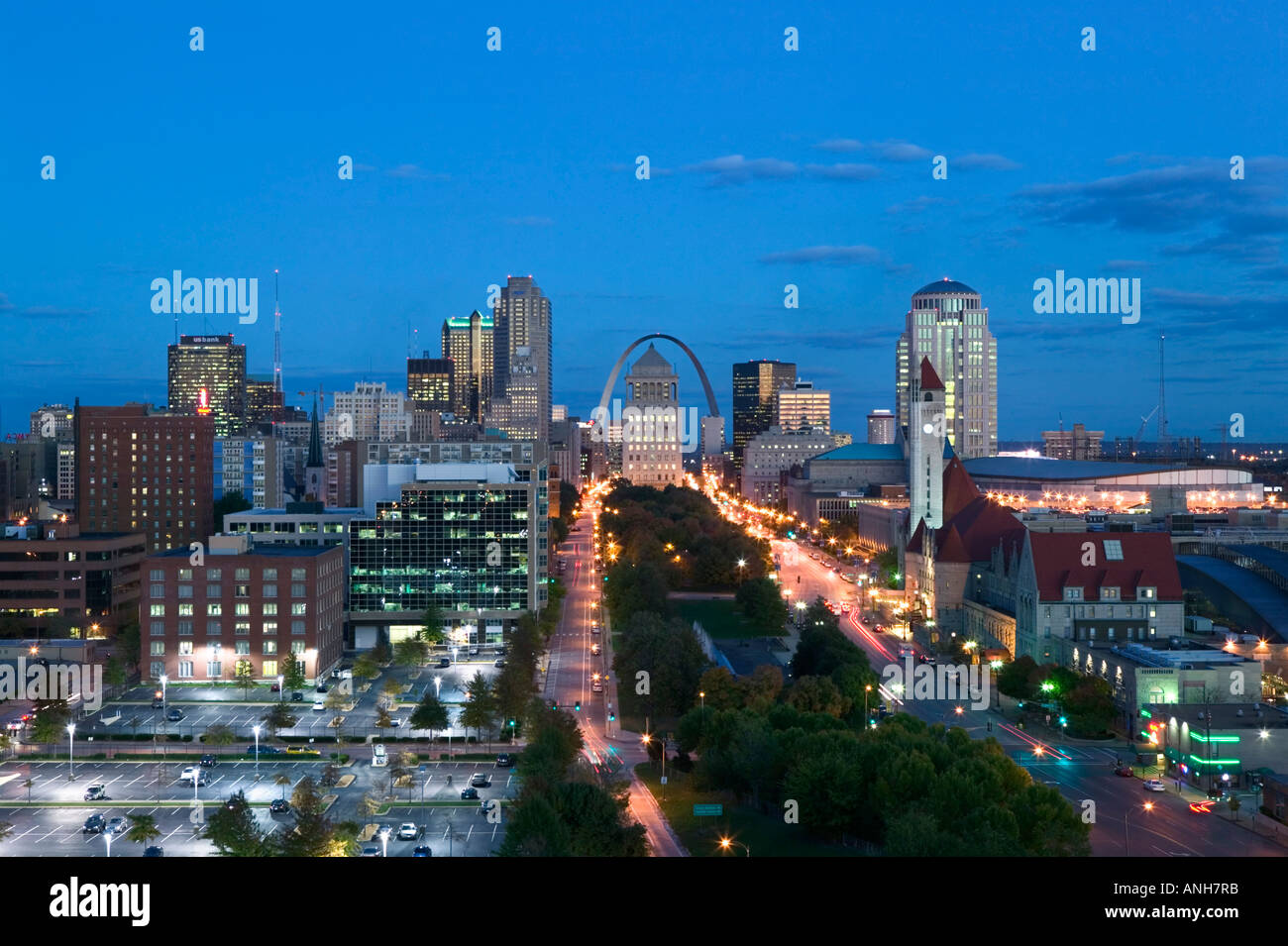 Downtown & Gateway Arch from the West, St. Louis, Missouri, USA Stock Photo