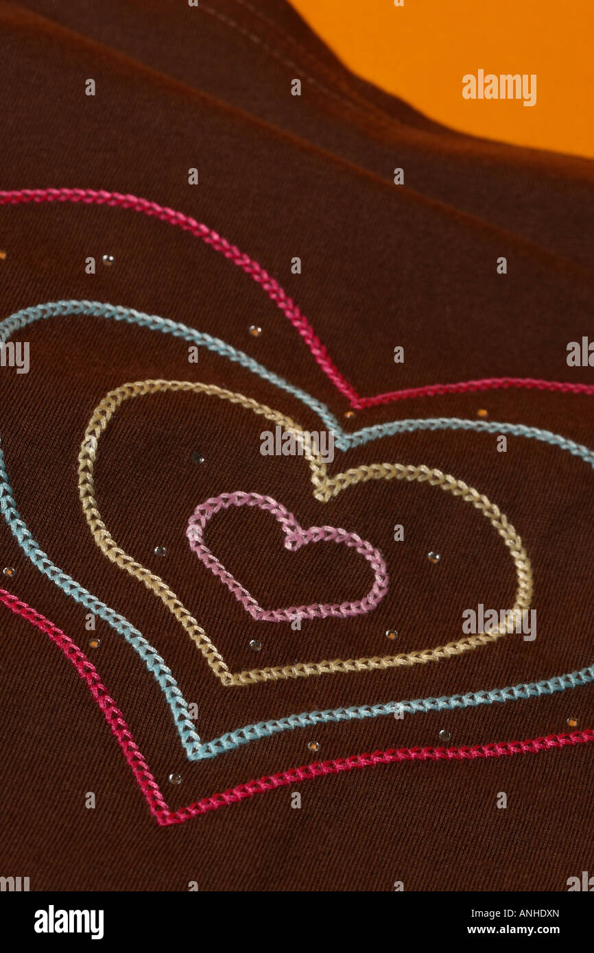 MESH LS TSHIRT - DARK BROWN BLACK FLOCK HEART