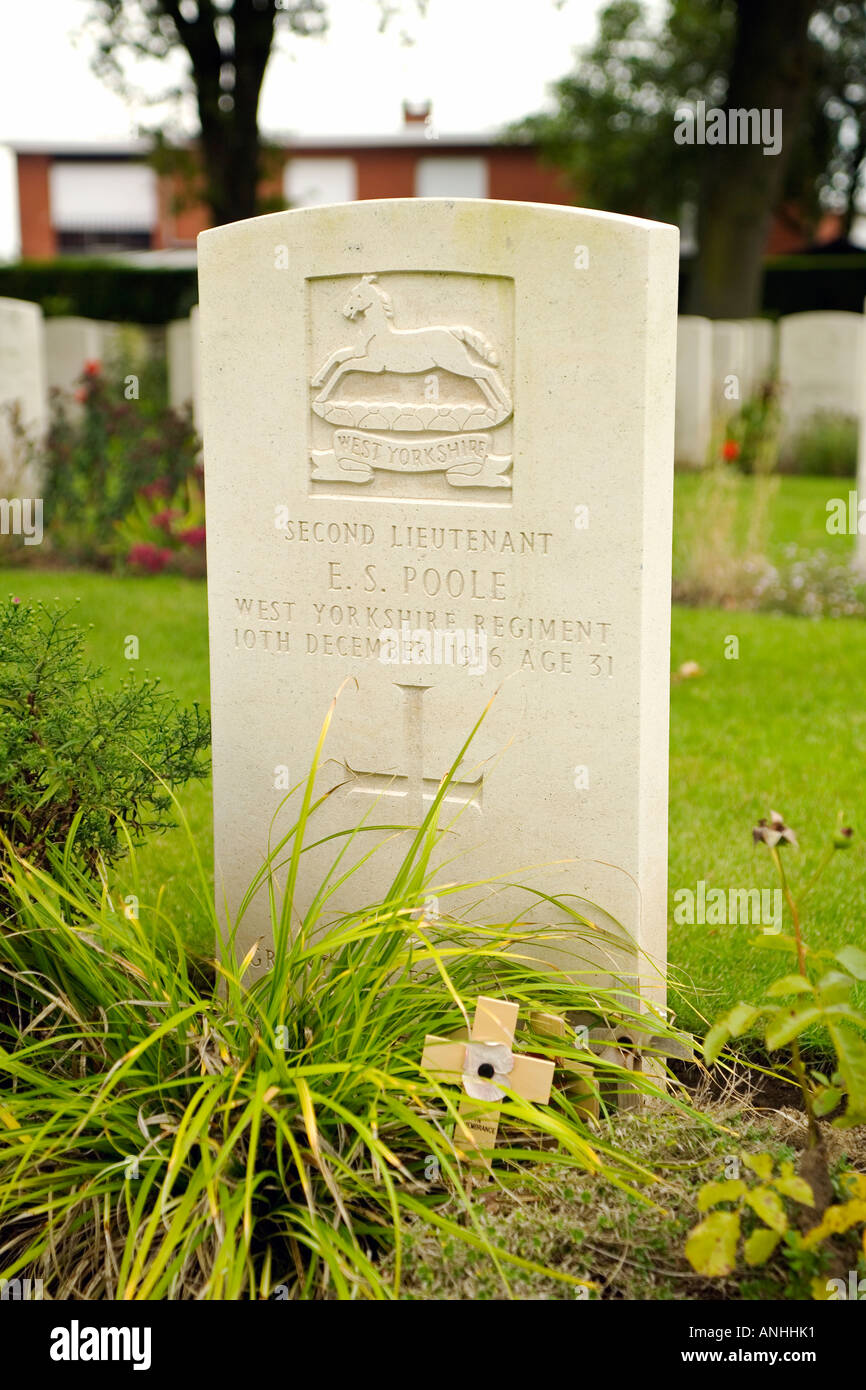 Grave of ES Poole in  Poperinghe New Military cemetery Belgium. Shot at dawn for desertion  in WW1 Stock Photo