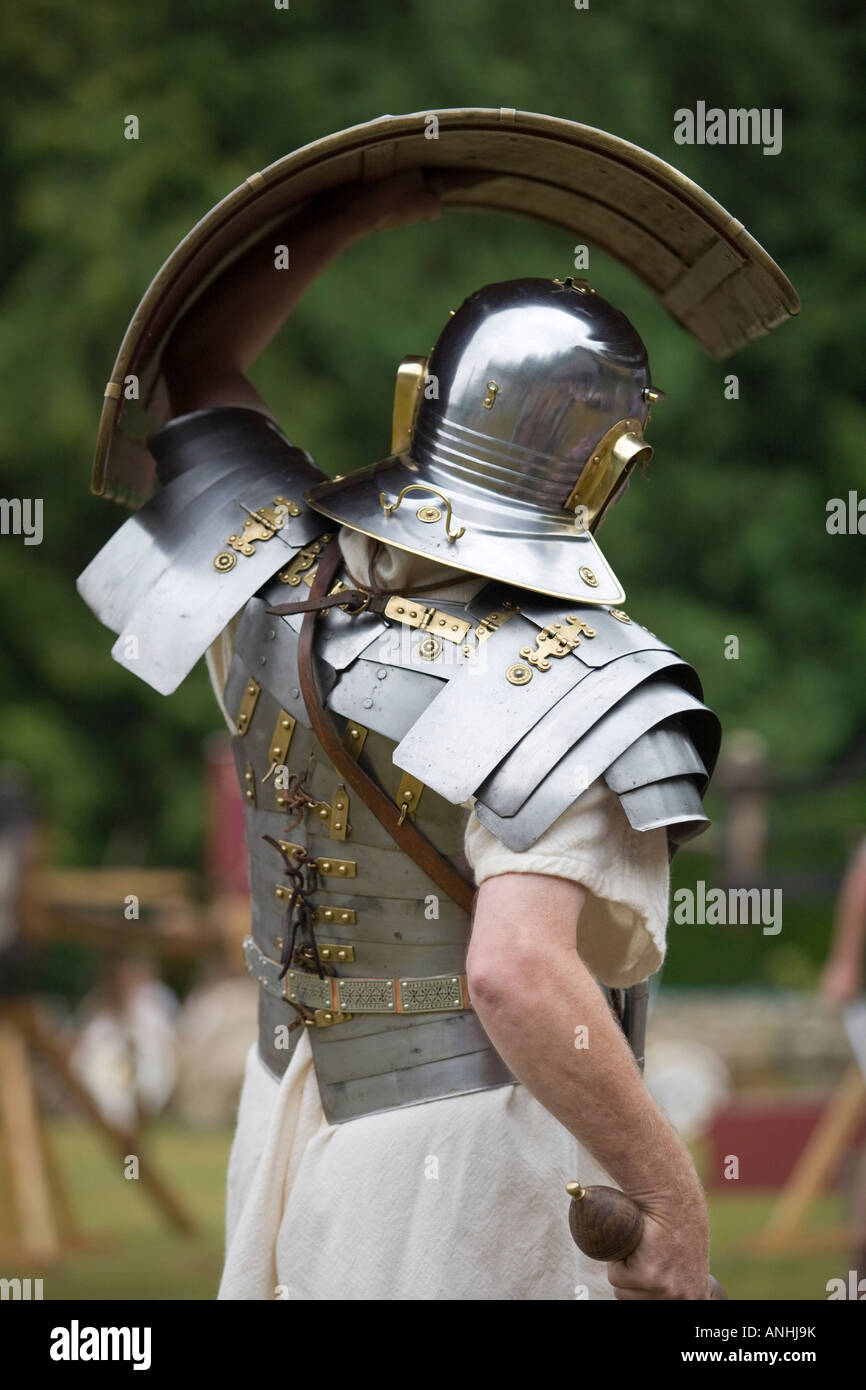 Roman soldier shield hi-res stock photography and images - Alamy