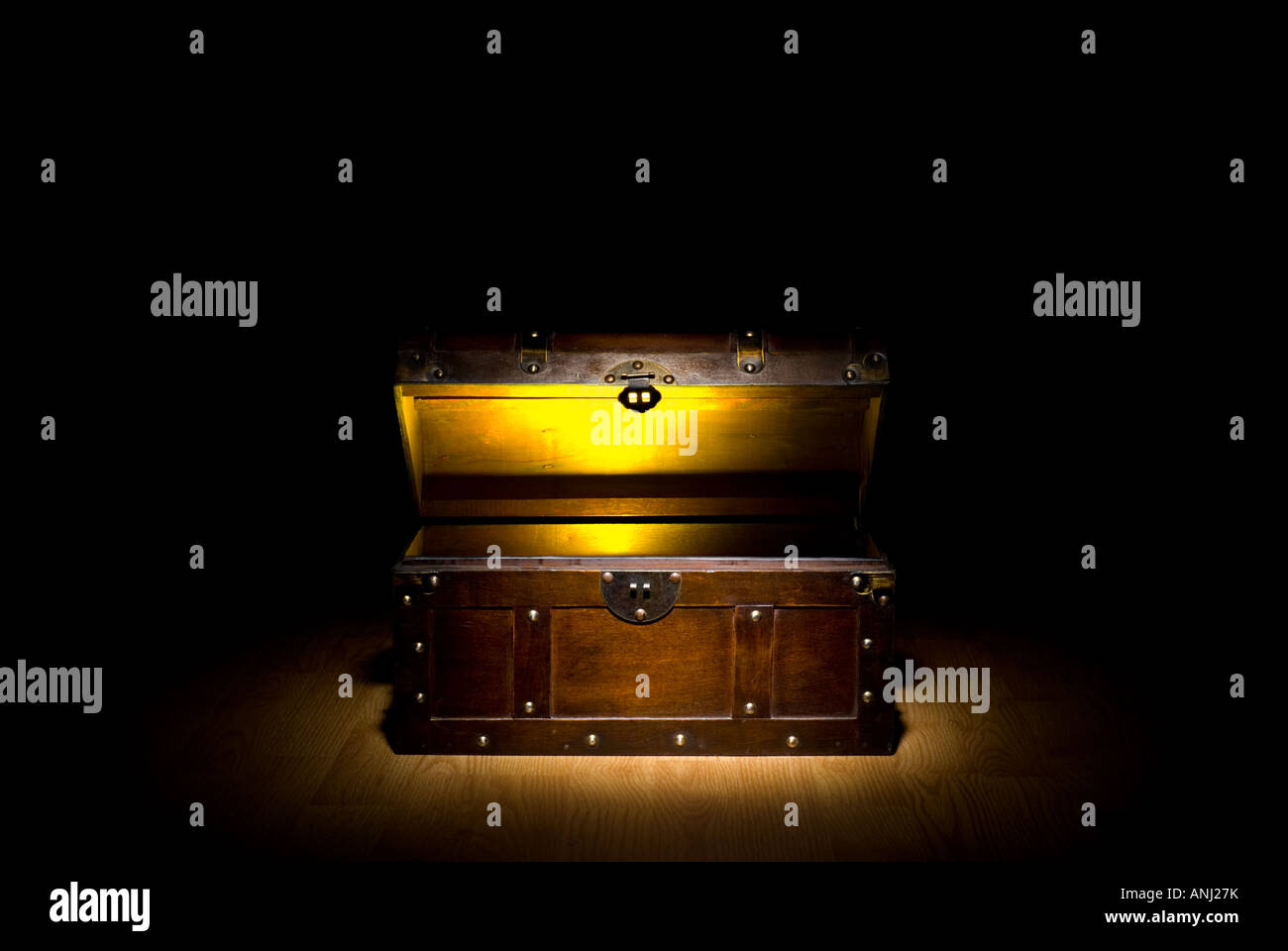 Pirate treasure hires stock photography and images Alamy