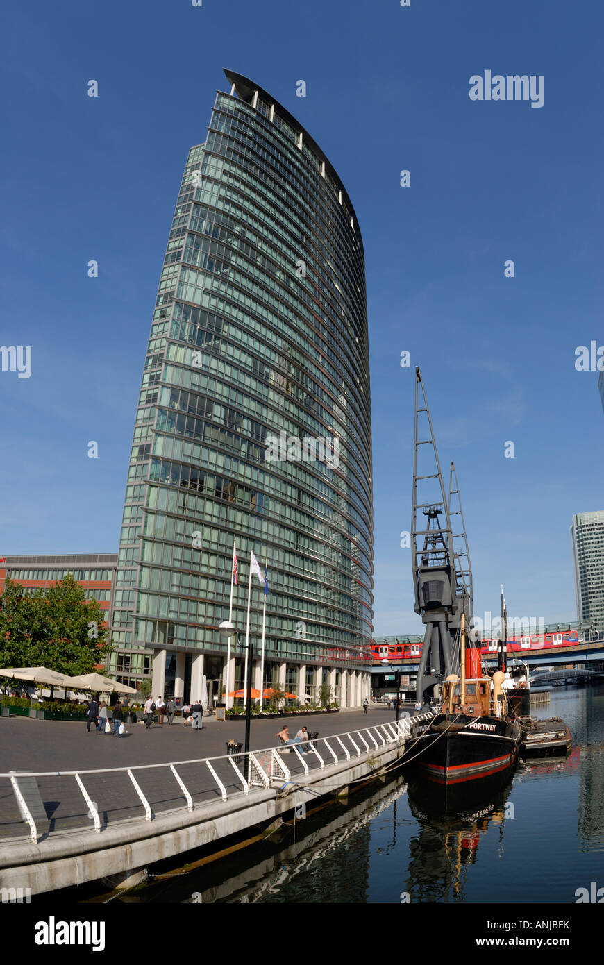 London marriott hotel west india quay hi-res stock photography and ...