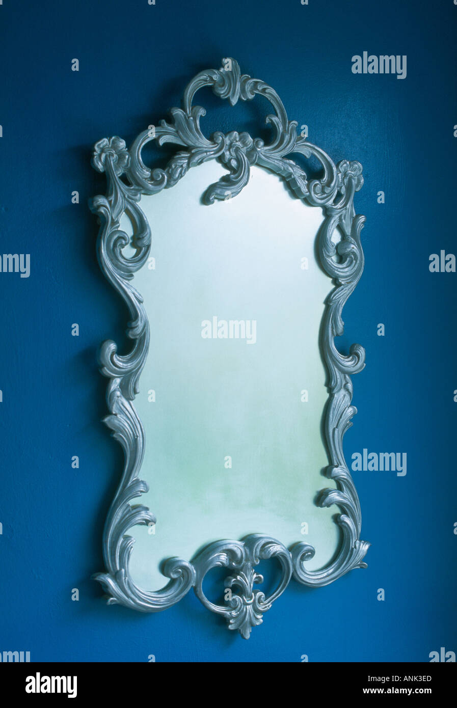 Antique mirror hires stock photography and images Alamy