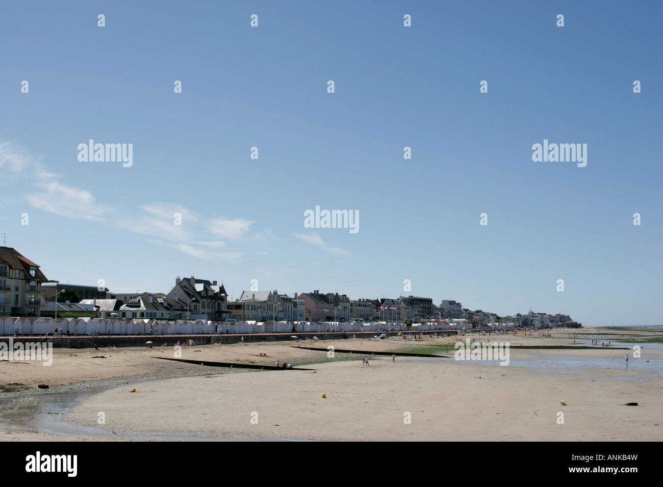 Luc Sur Mer on the North Normandy Coast at low tide Stock Photo - Alamy