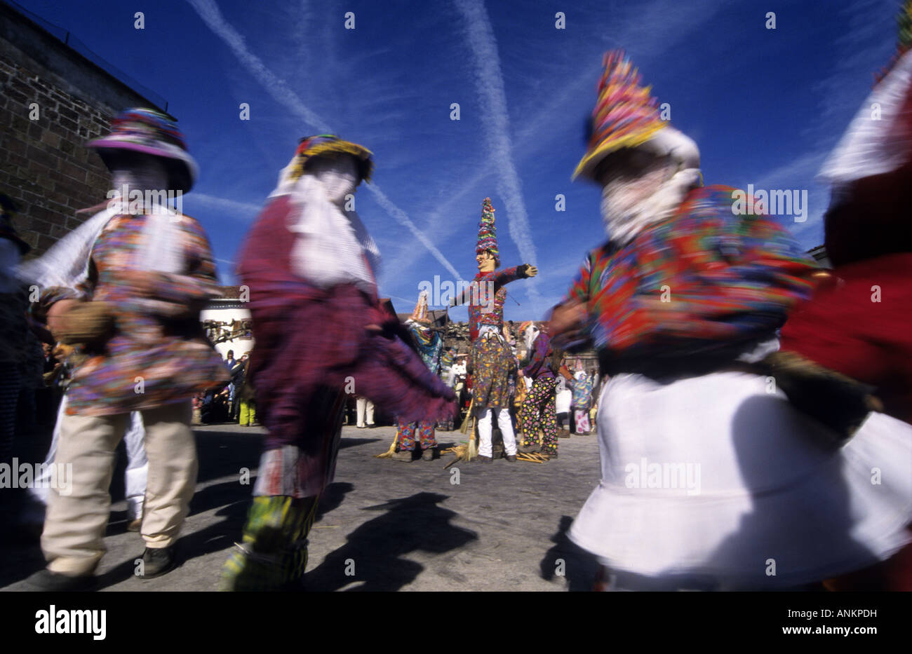 Carnival dance groups hi-res stock photography and images - Alamy