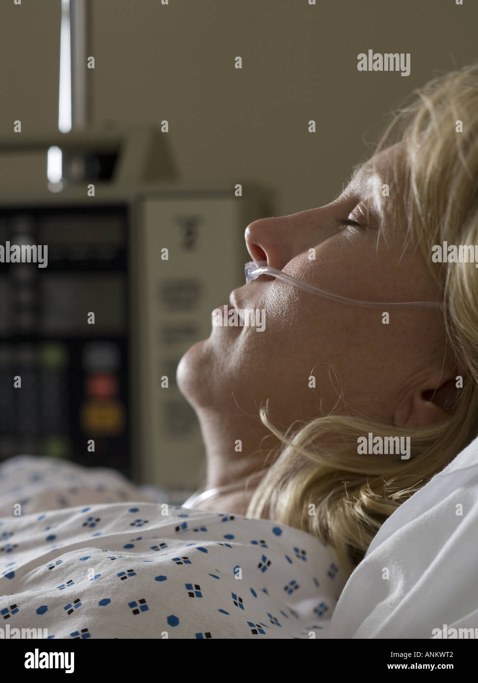 Woman unconcious hospital bed hi-res stock photography and images - Alamy