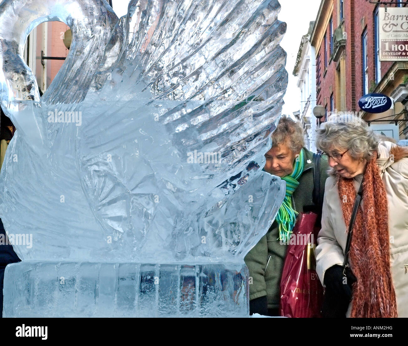 Ice sculpture of a female hi-res stock photography and images - Alamy