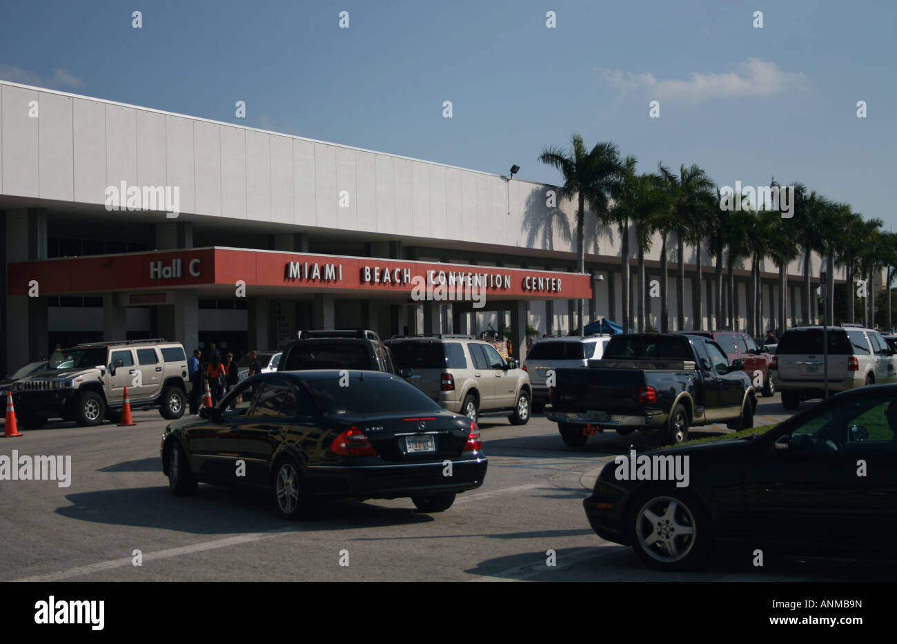 Miami Beach Convention Center Parking - Find Parking near Miami Beach  Convention Center