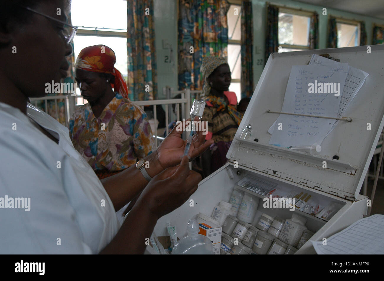 Nurse Khatase Kapira at the children's ward at Kamazu Central Hospital in Lilongwe, Malawi. Stock Photo