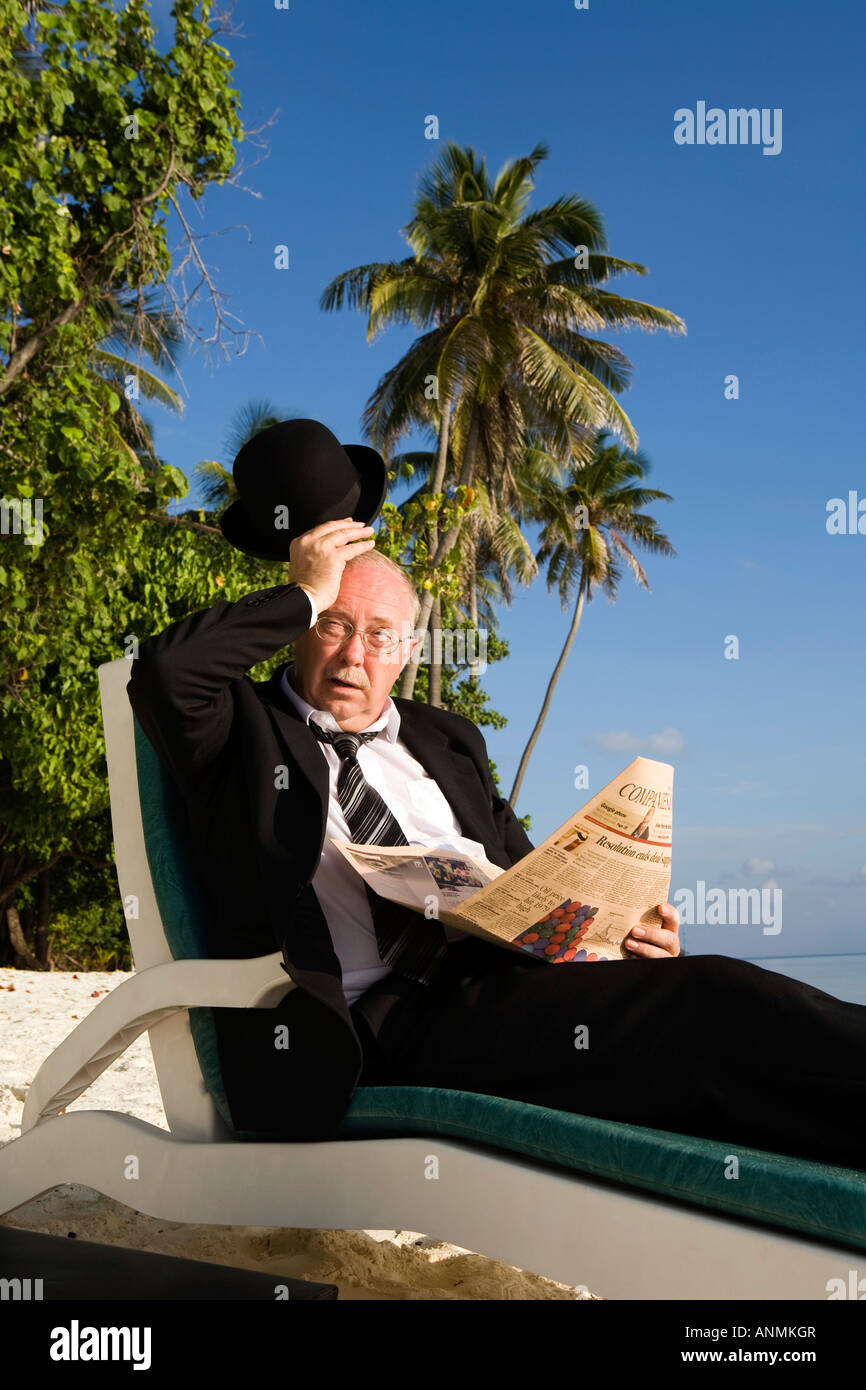 Businessman wearing bowler hat hi-res stock photography and images - Alamy