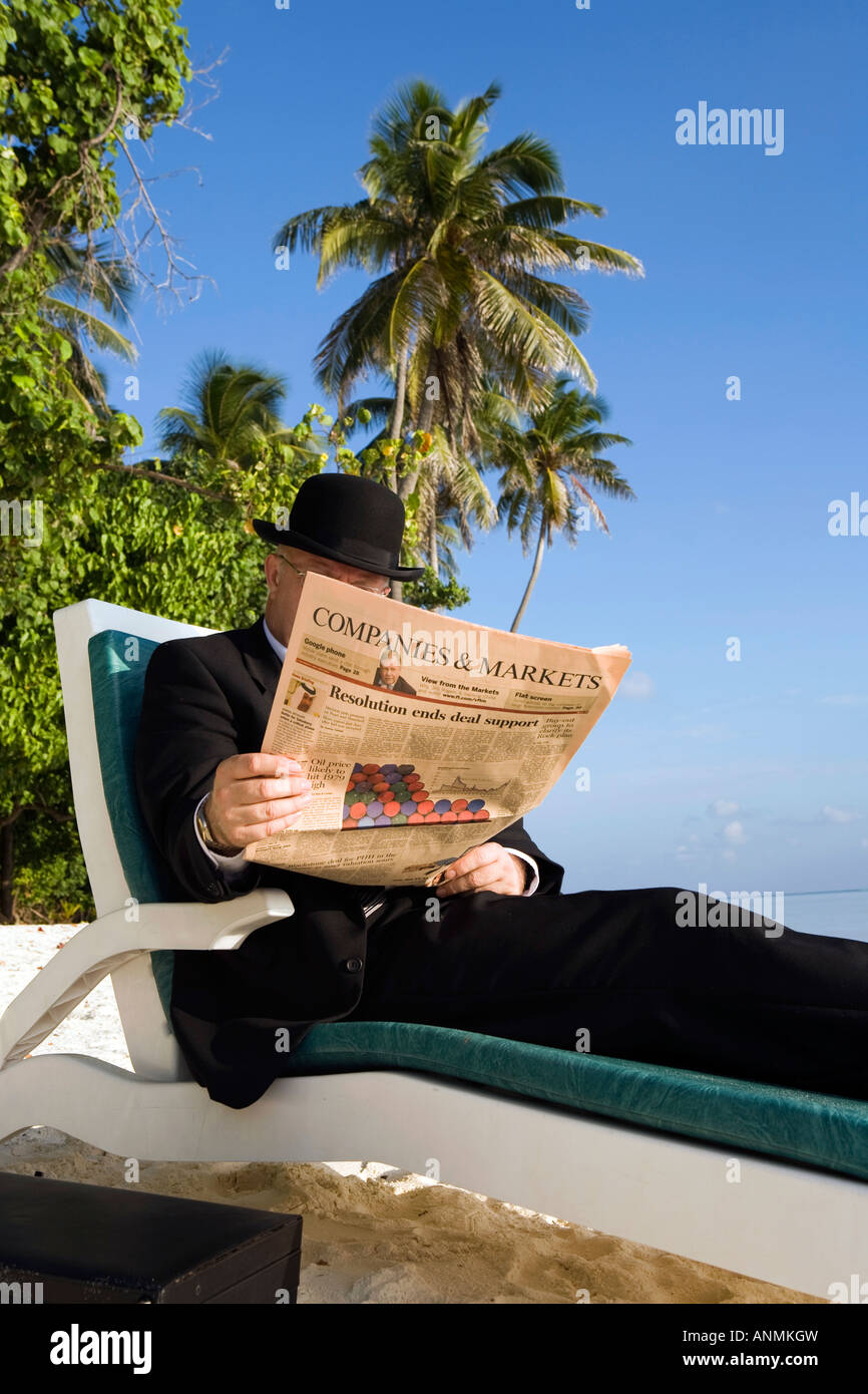 Businessman wearing bowler hat hi-res stock photography and images - Alamy