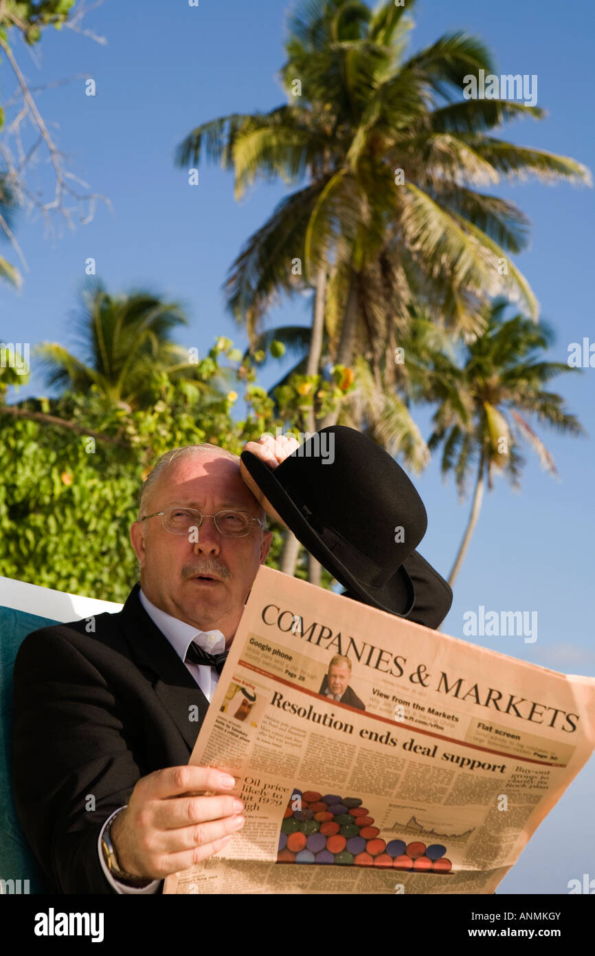 Businessman wearing bowler hat hi-res stock photography and images - Alamy