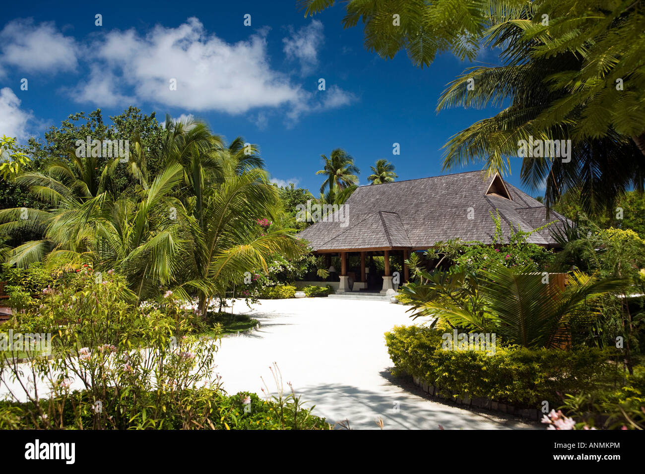 Maldives South Male Atoll Olhuveli Resort path to main reception Stock Photo