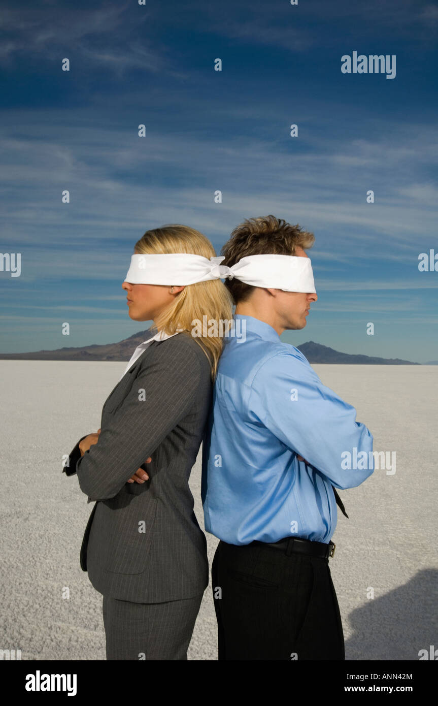 Profile of a blindfolded woman - Foto de stock - Masterfile - Royalty Free  Premium, Número: 640-02772989