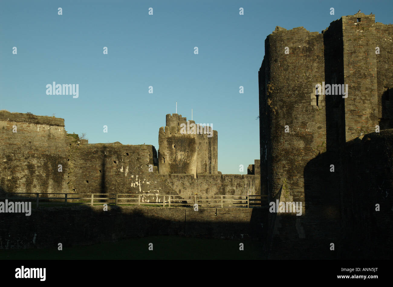 Gatehouse of Caerphilly Castle Stock Photo Alamy