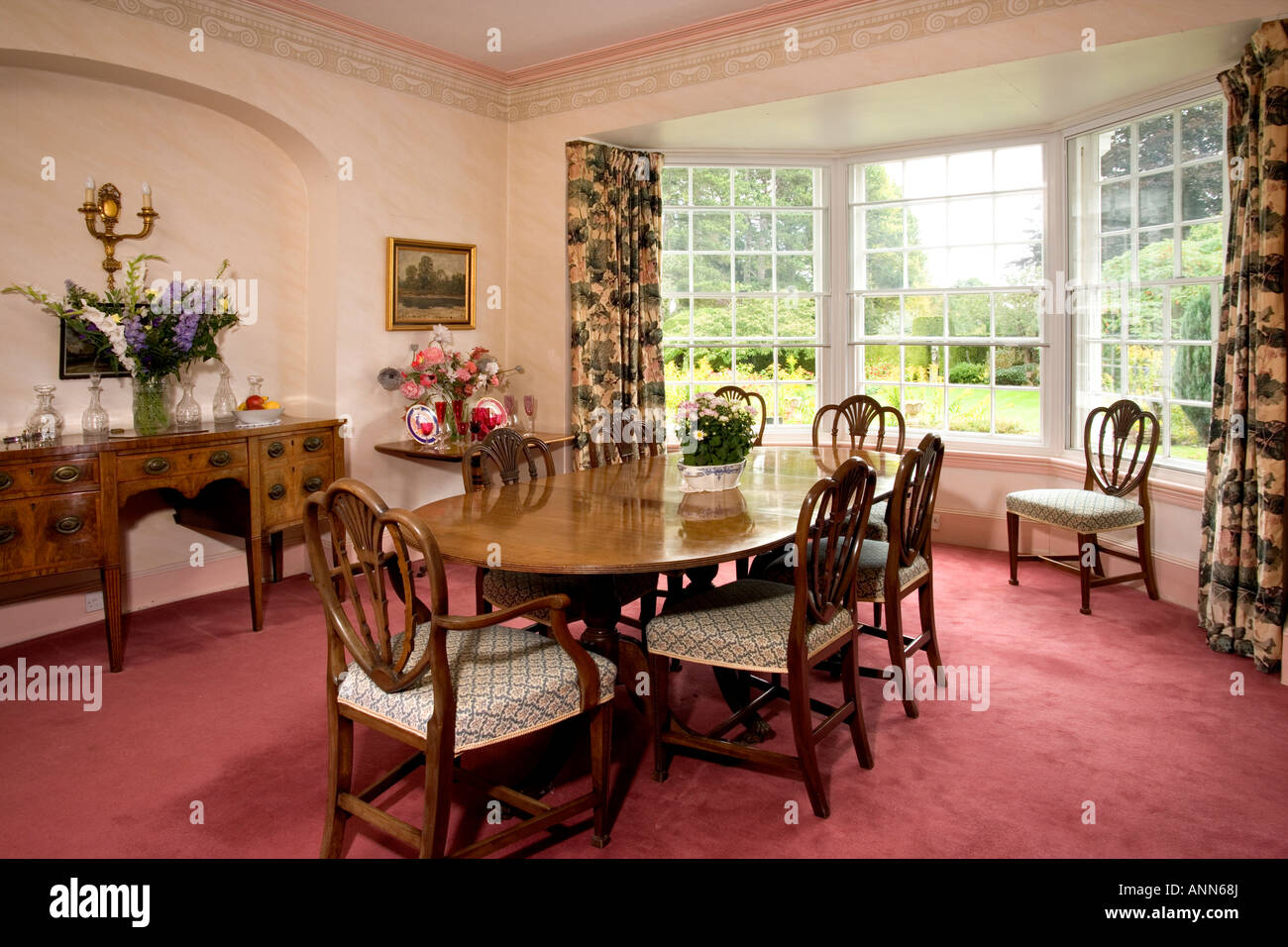Home interior, traditional style dining room Stock Photo - Alamy