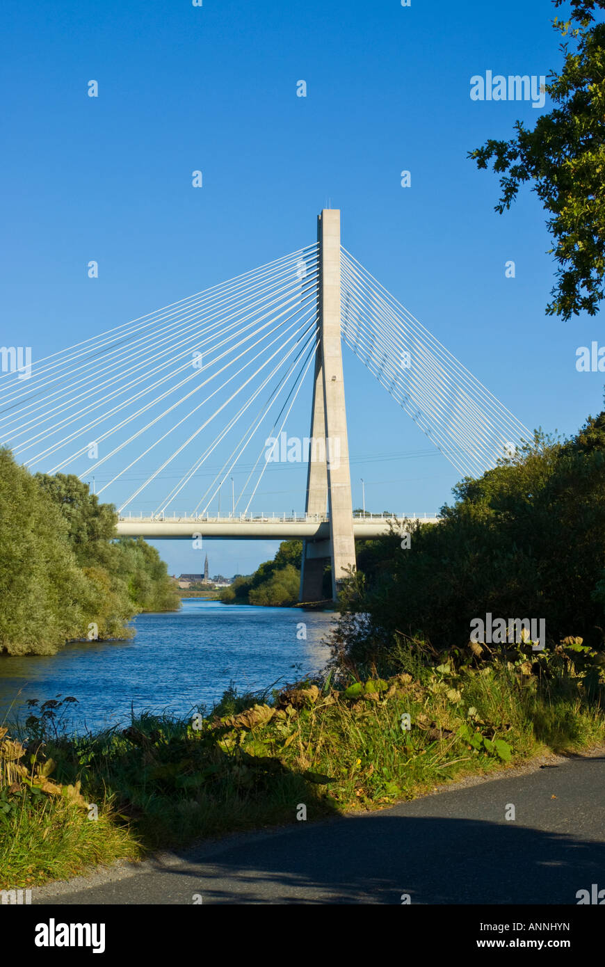 Boyne River And Bridge Drogheda Ireland Stock Photo Alamy Boyne River And Bridge Drogheda Ireland Stock Photo Alamy