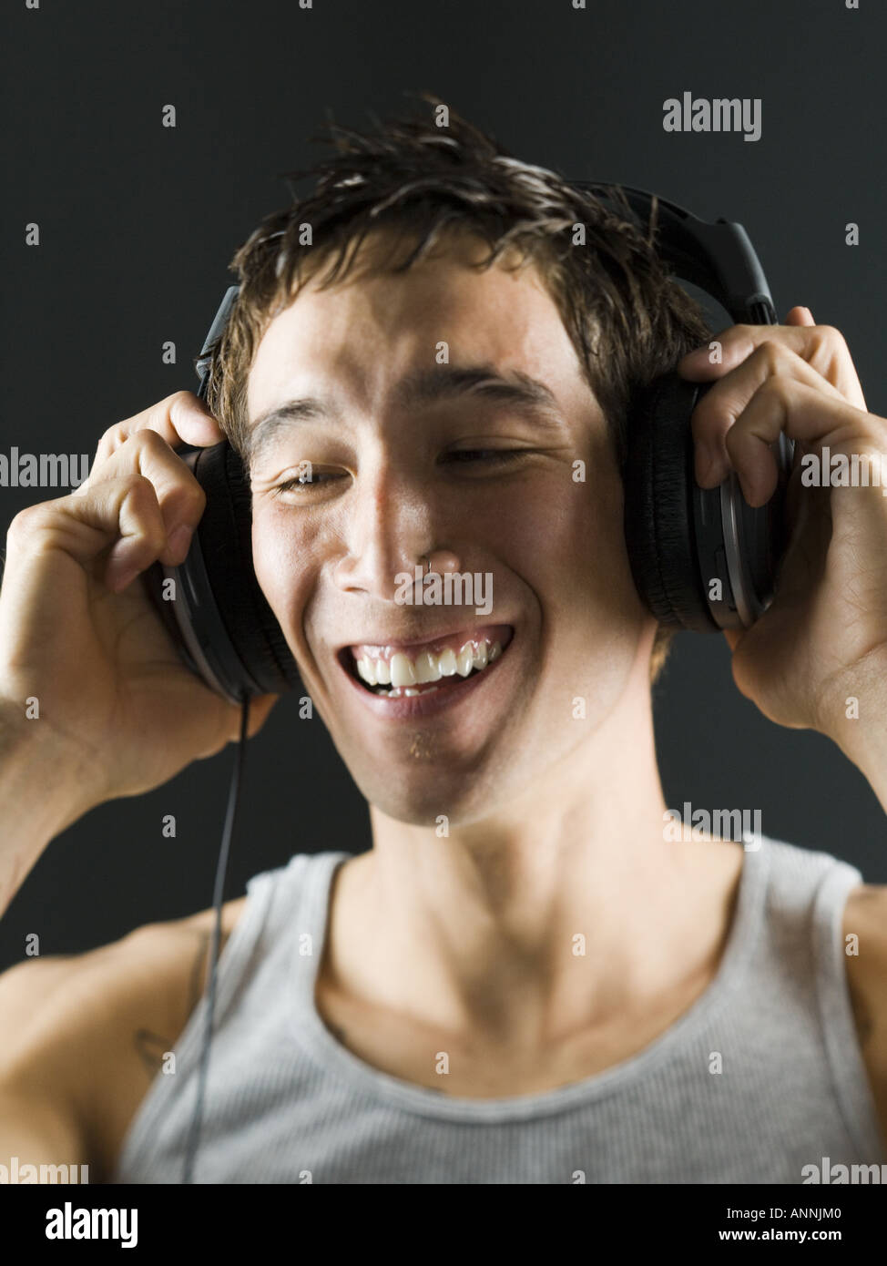 Close up shot of headphones hi-res stock photography and images - Alamy