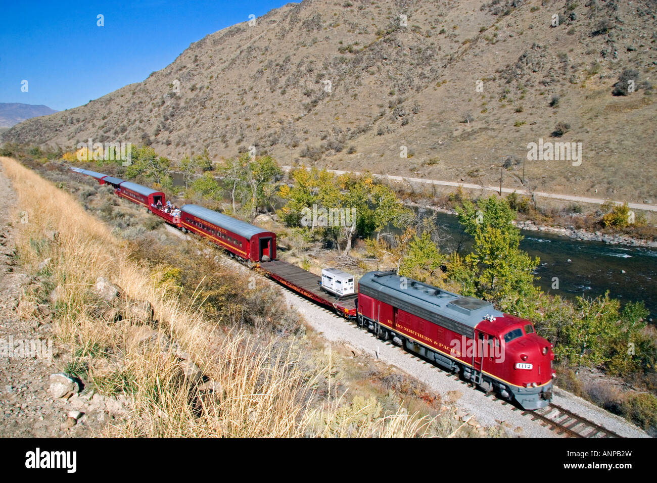 Scenic Idaho train rides on the Thunder Mountain Liner Horseshoe Bend