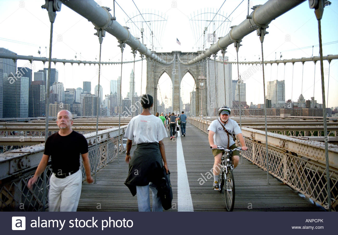 bike across brooklyn bridge