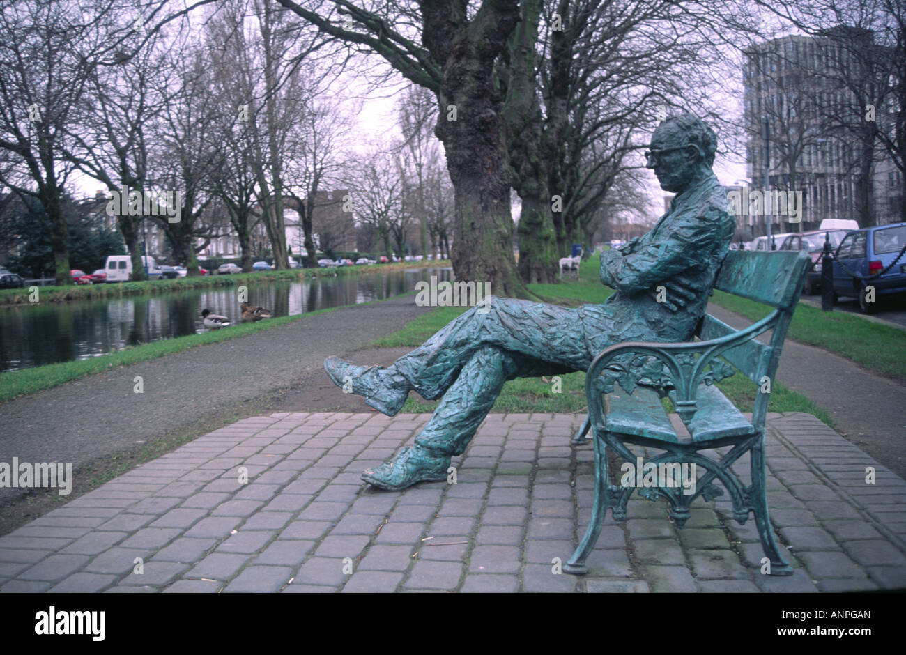 Patrick Kavanagh Statue, Grand canal, Dublin, Ireland Stock Photo Alamy
