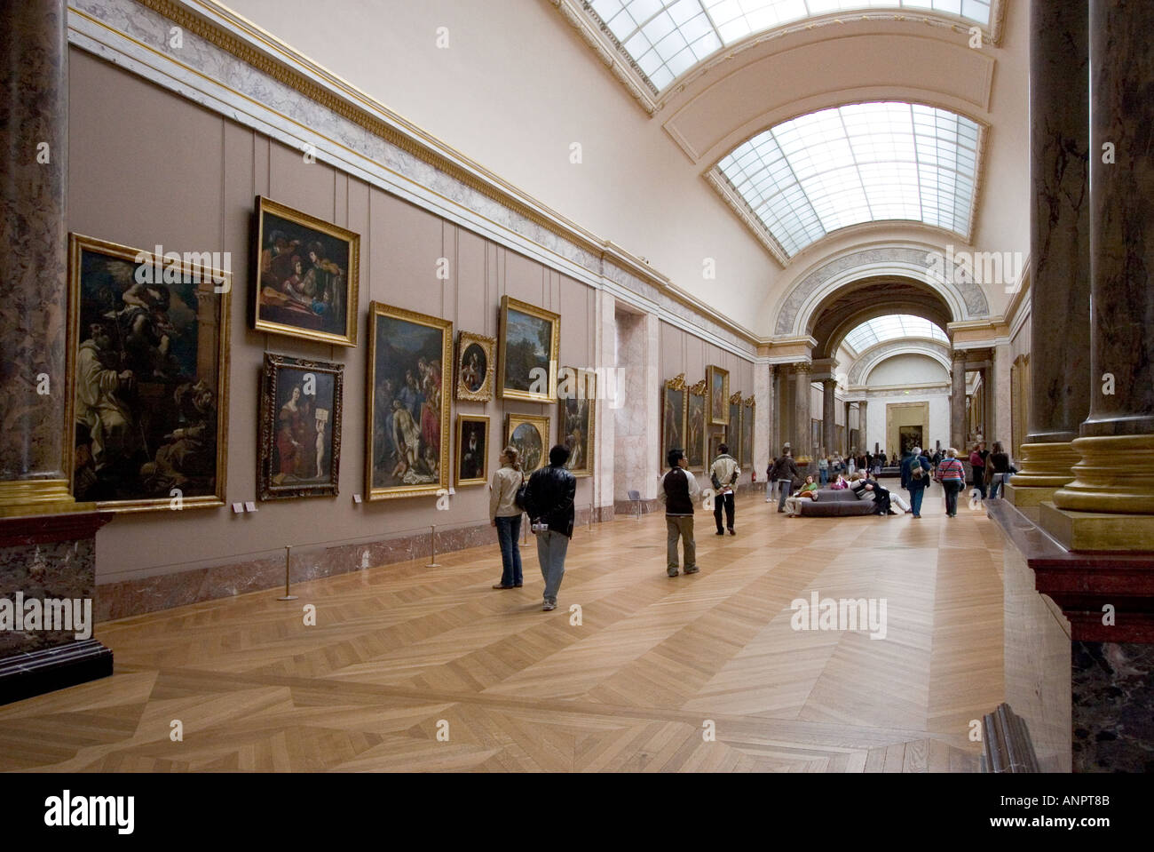 Louvre gallery hi-res stock photography and images - Alamy