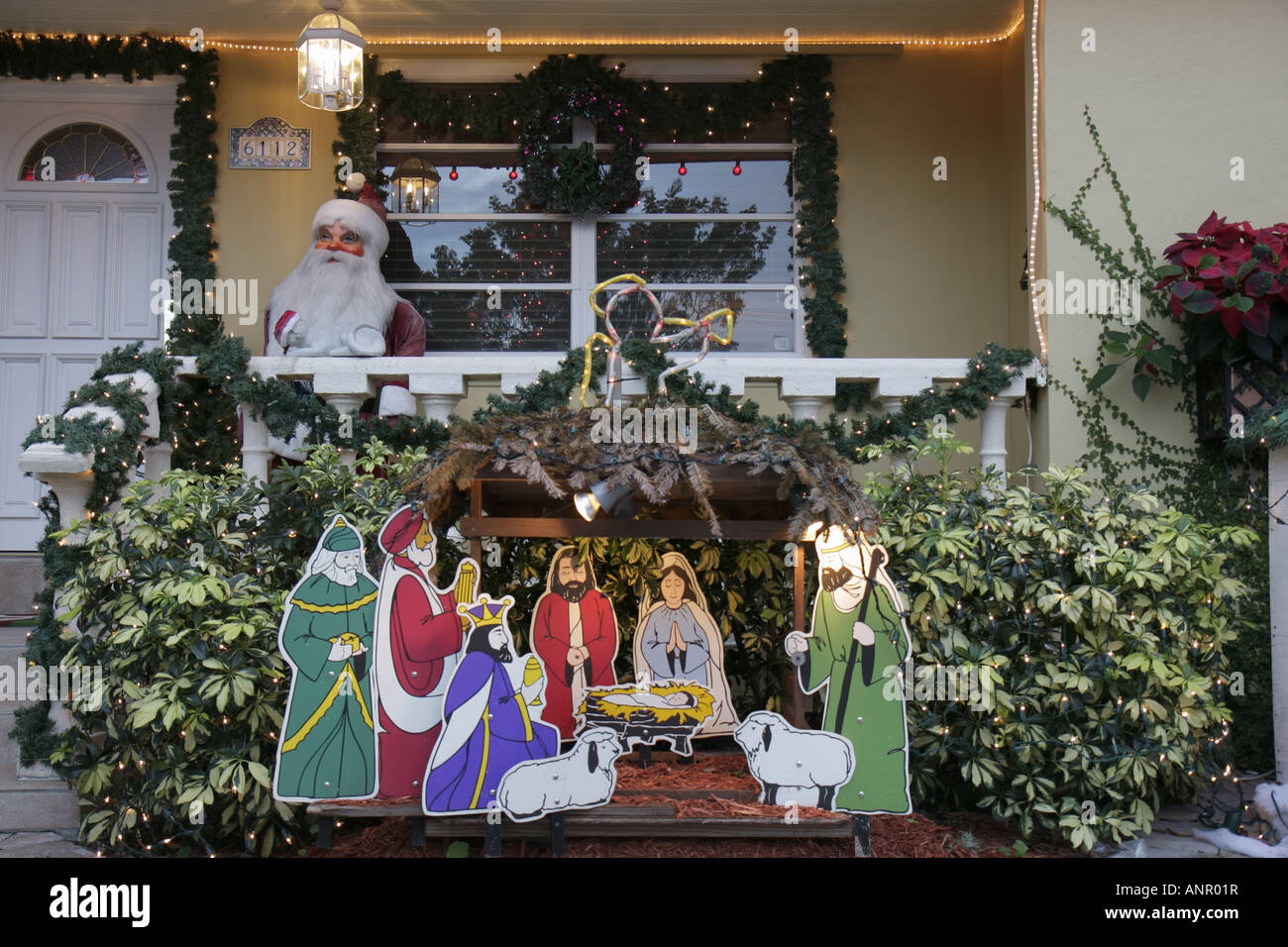 Santa manger decorations hi-res stock photography and images - Alamy