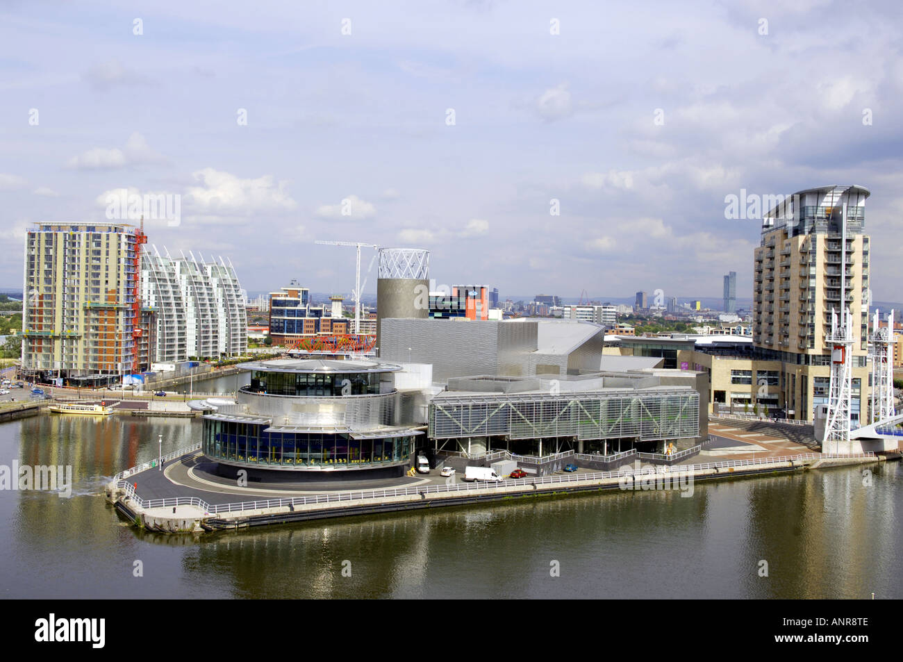 salford quays manchester buildings architecture flats housing