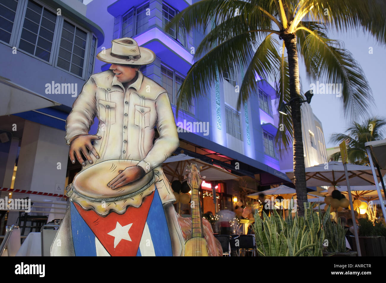 Bongo cuban cafe hi-res stock photography and images - Alamy