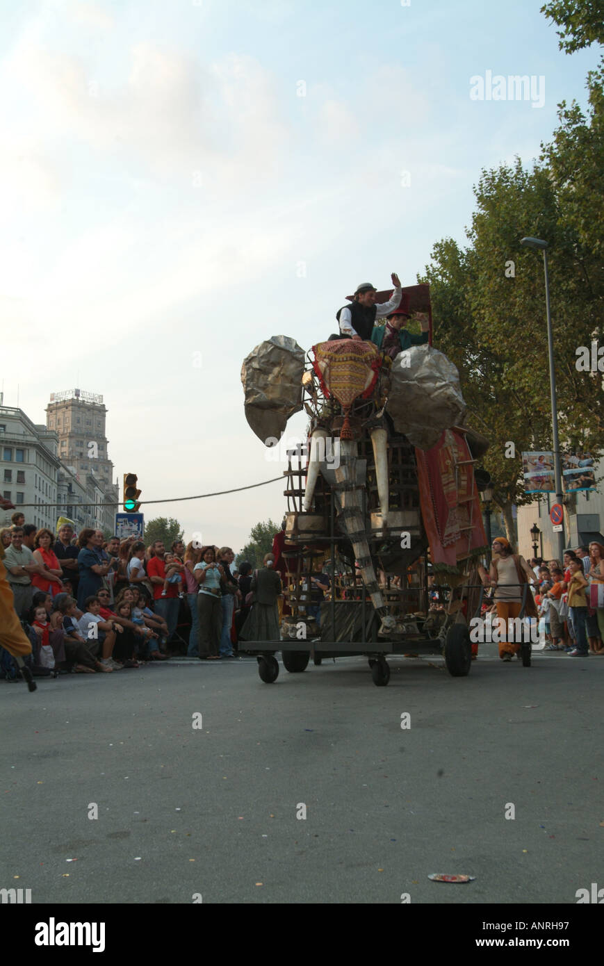 Giant festival puppets spain hires stock photography and images Alamy