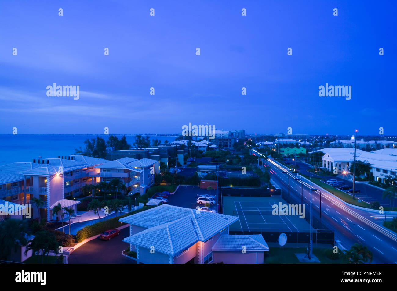 CAYMAN ISLANDS, GRAND CAYMAN, Seven Mile Beach West Bay Road View