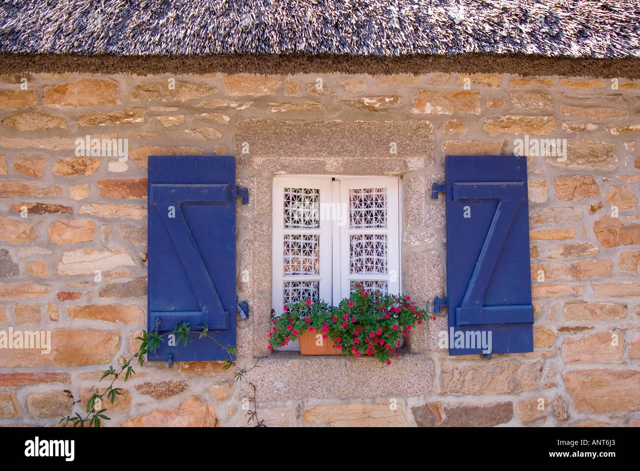 Frontage Window White windo frame hi-res stock photography and images - Alamy